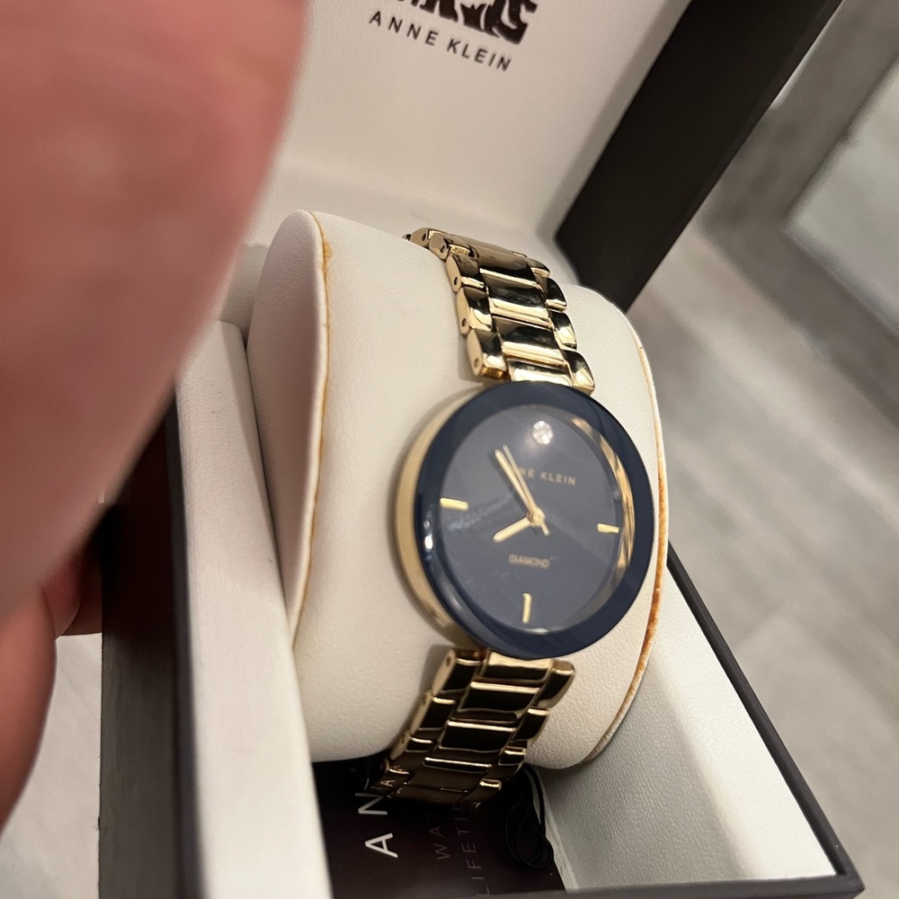 Women’s Anne Klein watch quartz - Picture 3 of 4
